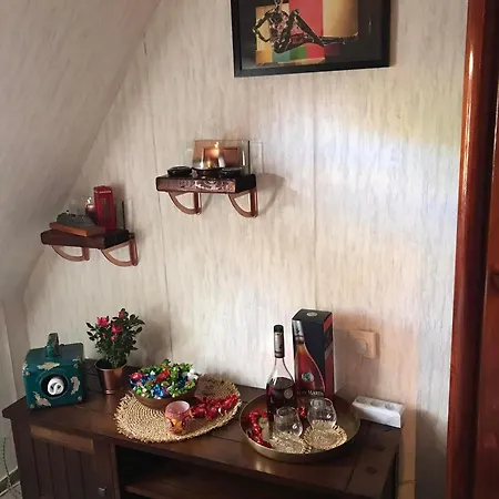 Semesterbostad Blue House Kek Haz Ueduelo *