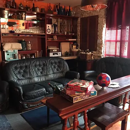 Blue House Kek Haz Ueduelo *