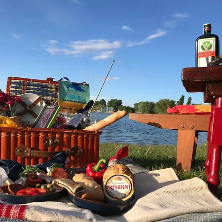 Blue House Kek Haz Ueduelo * Dunapataj