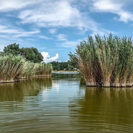Semesterbostad Blue House Kek Haz Ueduelo *