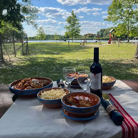 Blue House Kek Haz Ueduelo *