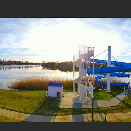 Blue House Kek Haz Ueduelo *