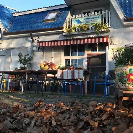 Blue House Kek Haz Ueduelo