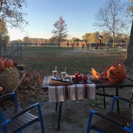 Semesterbostad Blue House Kek Haz Ueduelo Dunapataj