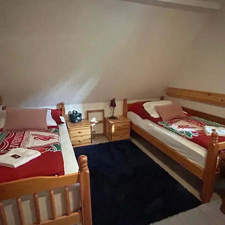 Blue House Kek Haz Ueduelo *