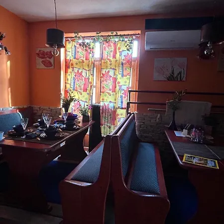 펜션 Blue House Kek Haz Ueduelo