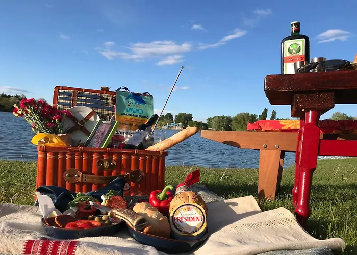 Blue House Kek Haz Ueduelo * 杜瑙保陶伊