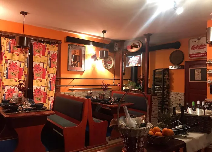 Blue House Kek Haz Ueduelo 度假居 *