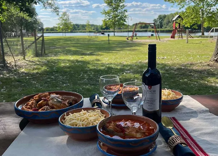 Blue House Kek Haz Ueduelo *