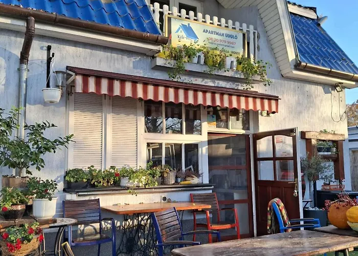 Blue House Kek Haz Ueduelo *