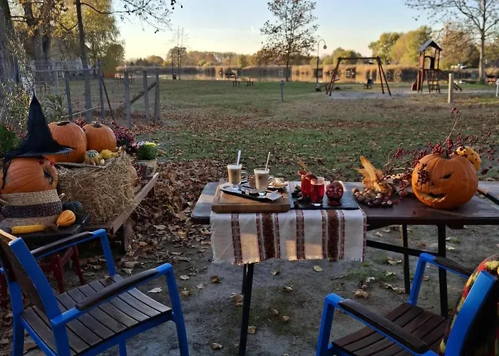 Blue House Kek Haz Ueduelo 杜瑙保陶伊