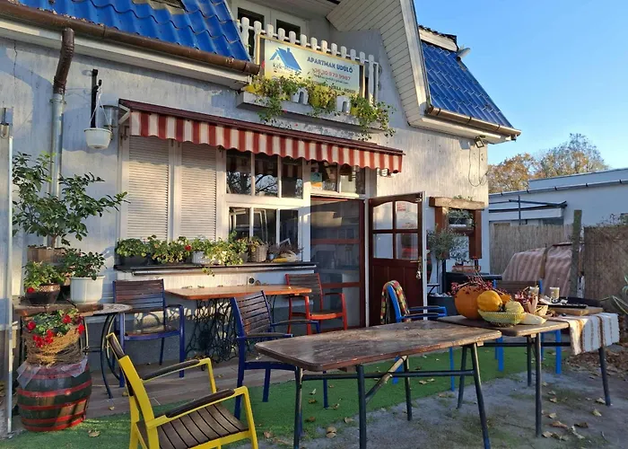 度假居 Blue House Kek Haz Ueduelo 杜瑙保陶伊