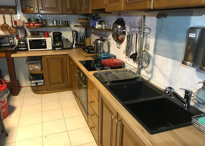 Blue House Kek Haz Ueduelo * 杜瑙保陶伊