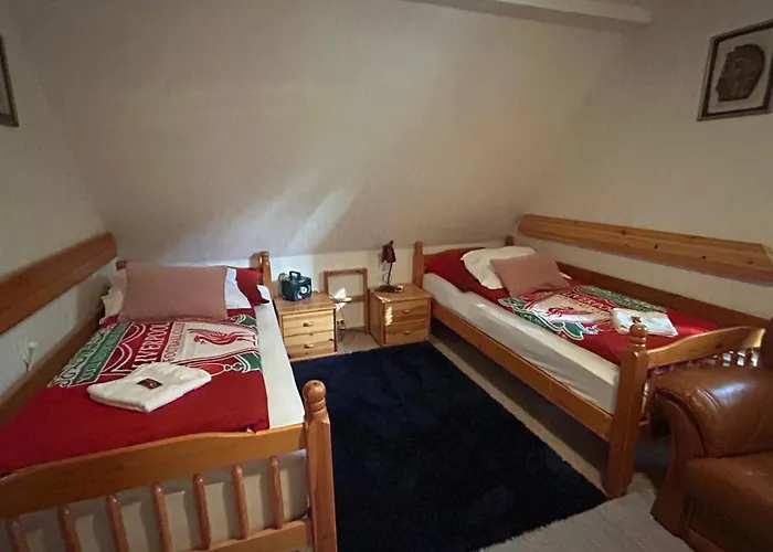 Blue House Kek Haz Ueduelo *